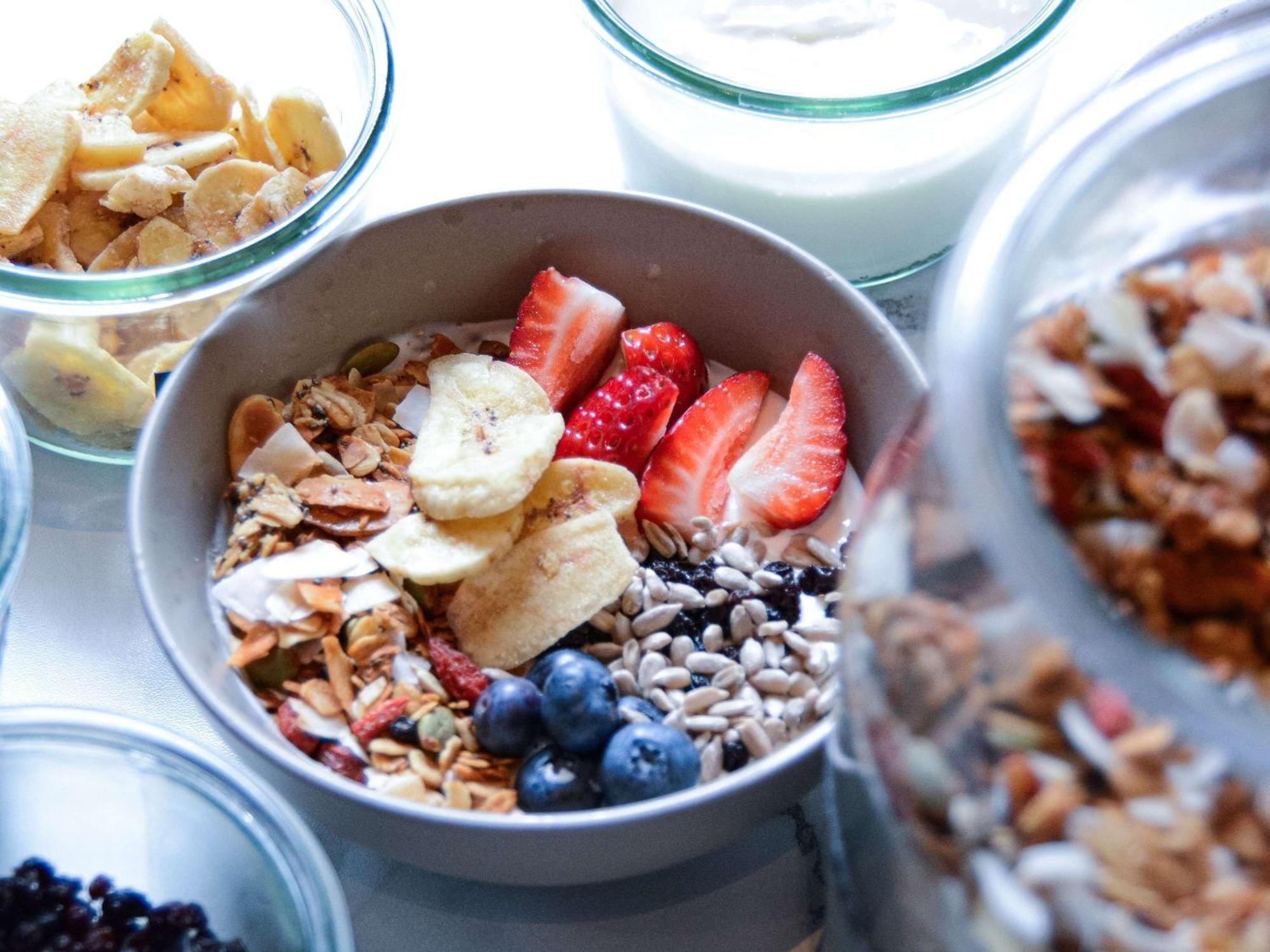 The Como Melbourne Buitenkant foto Müsli with fruit